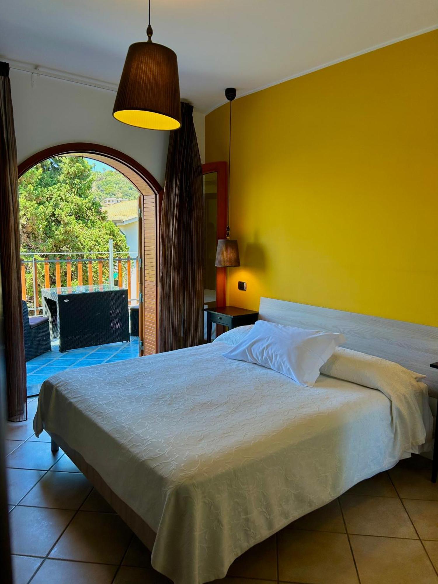B&B Villa Rodriguez Милаццо Экстерьер фото